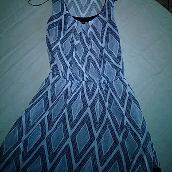 Women dress - Picture 1 of 3